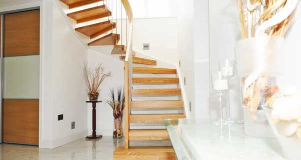 Grand-Oak-Staircase