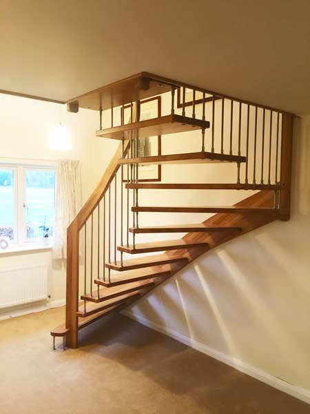 Oak Half Turn Stair