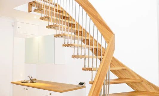 Oak 1/4 turn open stair