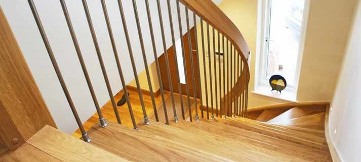 Oak-Quarter-Turn-Stair
