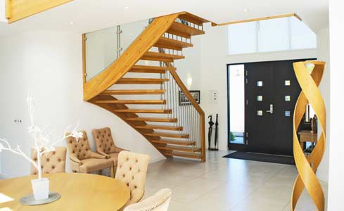 Oak-Stair-with-curved-handrail