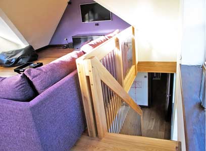 Oak-landing-balustrade