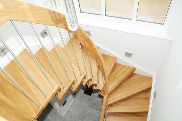 Twisting-Oak-handrail